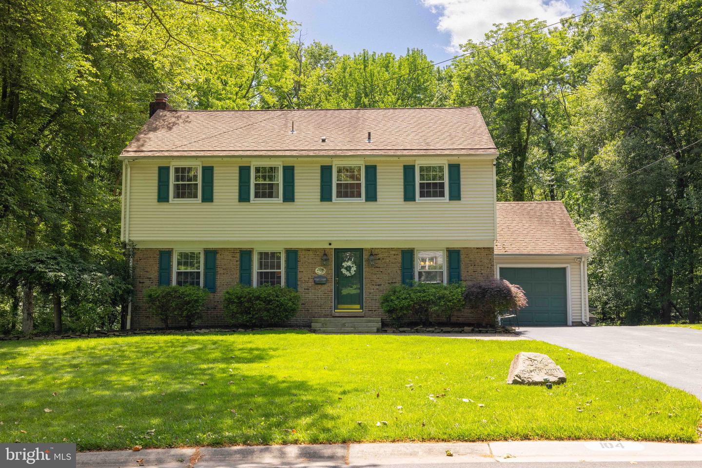 104 Delview Dr — photo