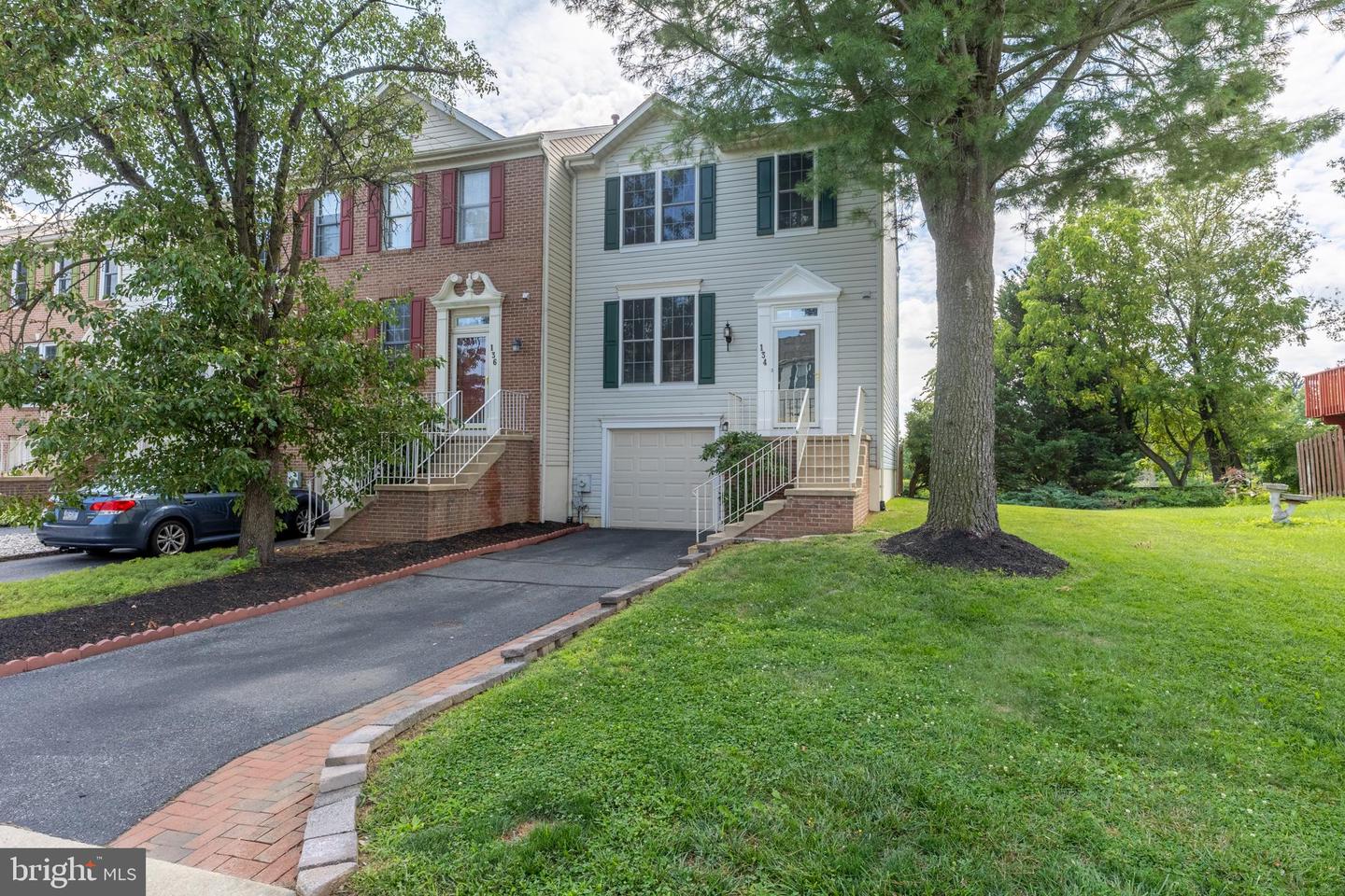 134 Attic Ct — photo