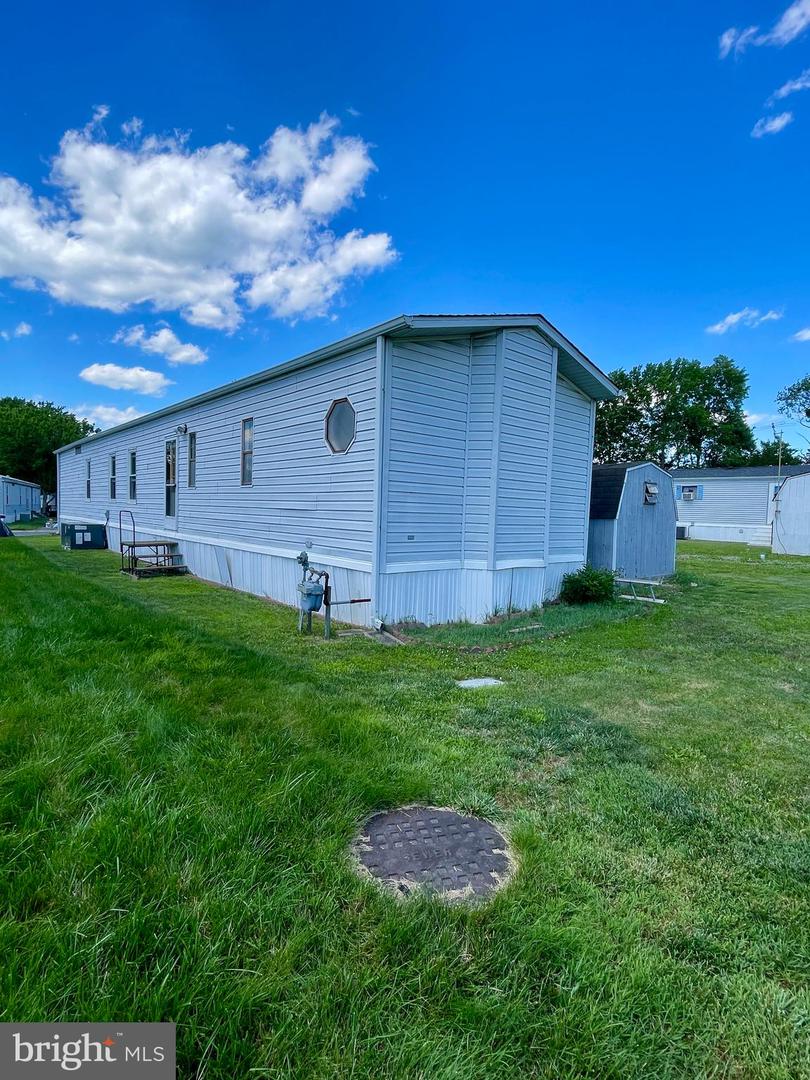 5 Milkweed Ct #245 — photo