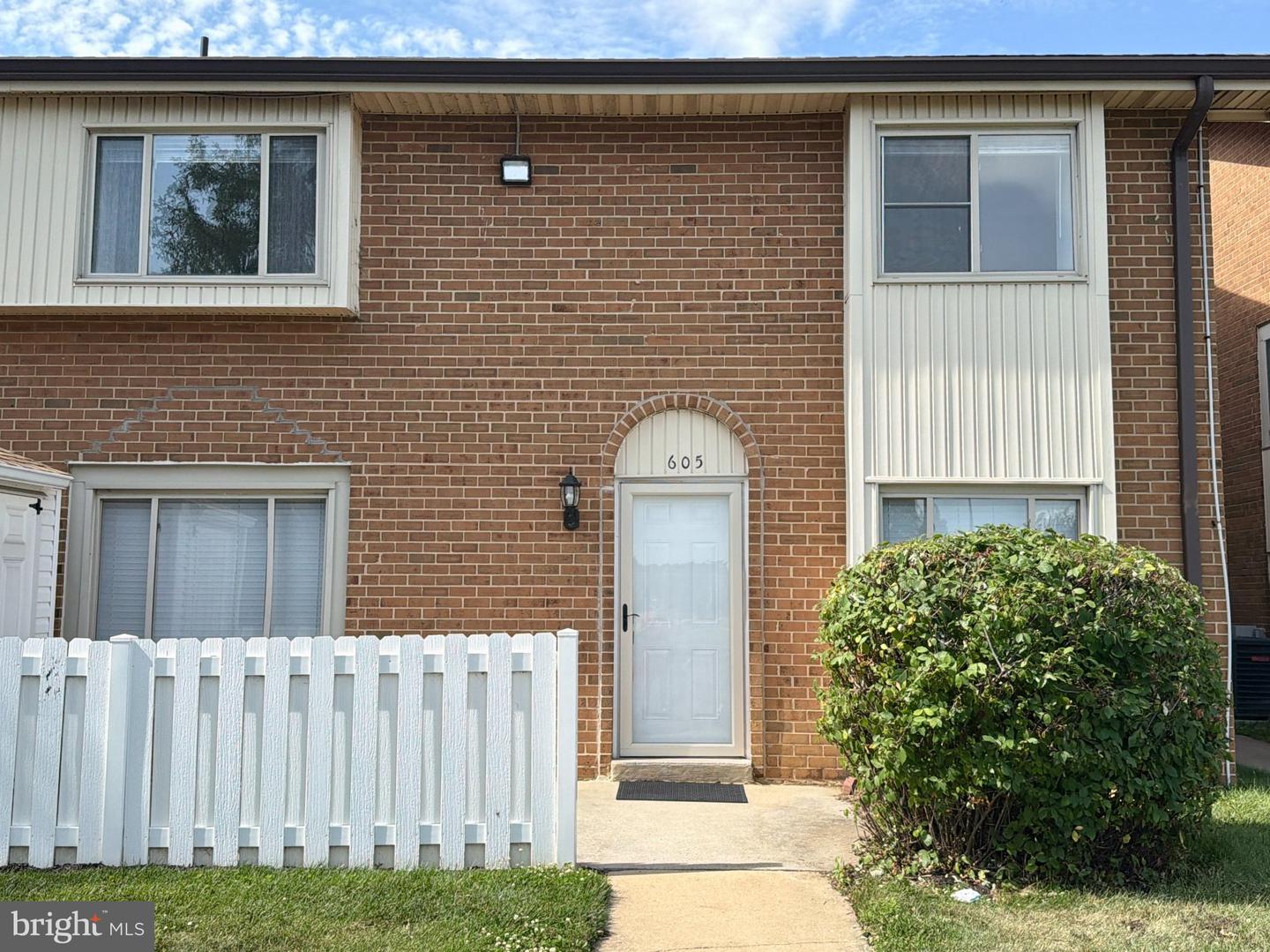 605 Cobble Creek Curv — photo