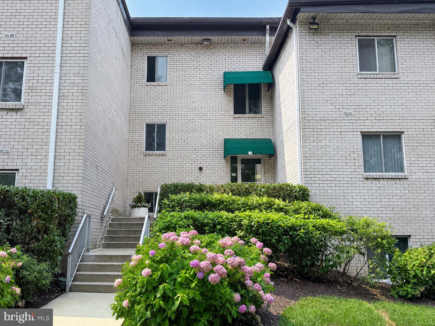 7 Rockford Rd #E2 — photo