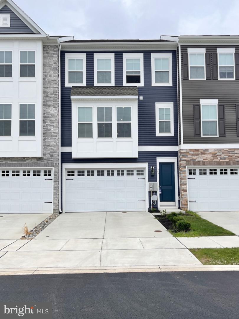 357 Andrew Ct — photo