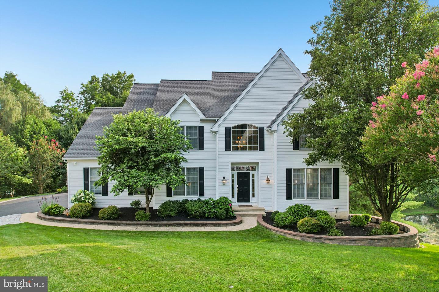 11 Devonshire Ct — photo