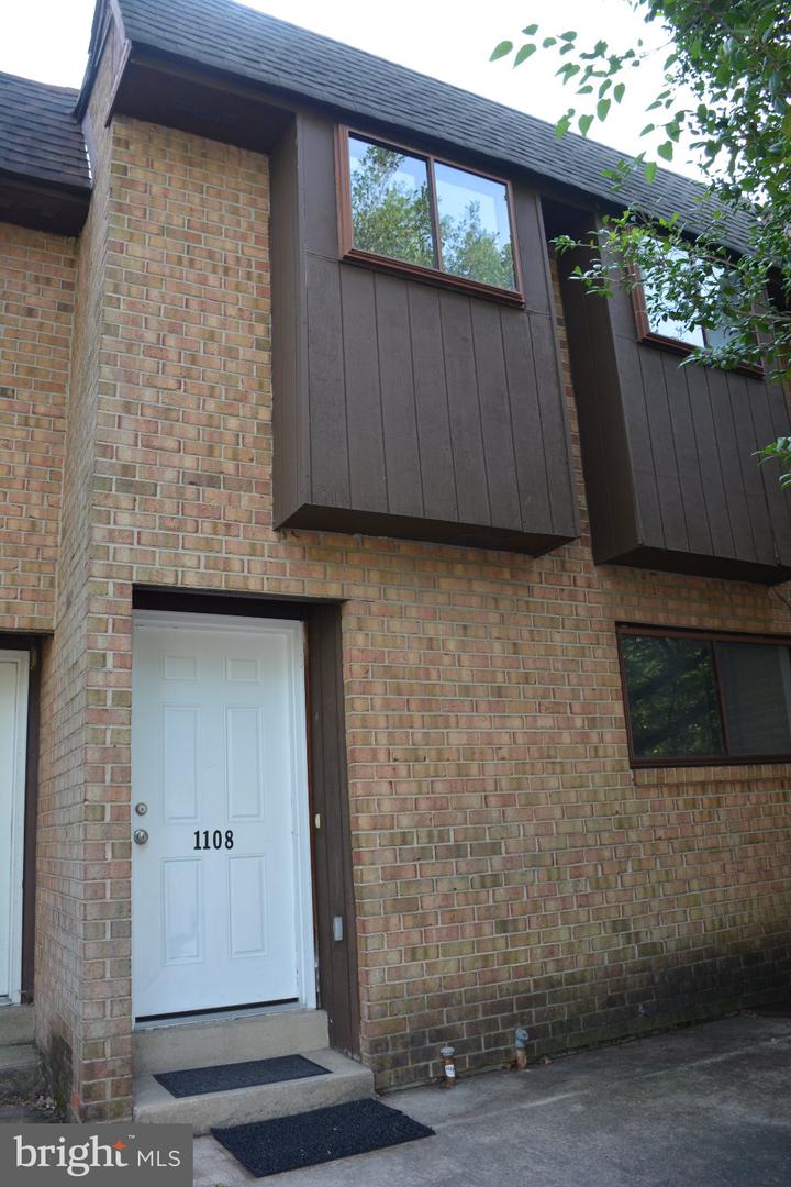 1108 Blair Ct — photo