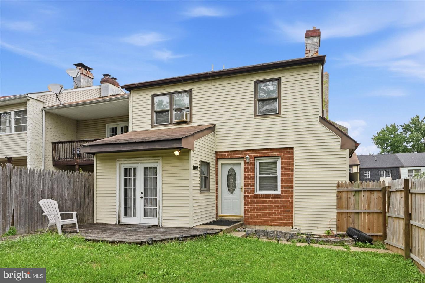 1402 Flanders Way — photo