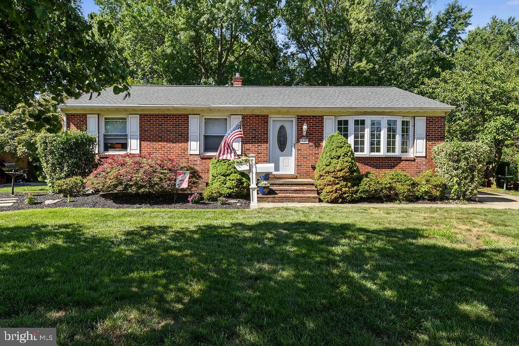 135 Casimir Dr — photo