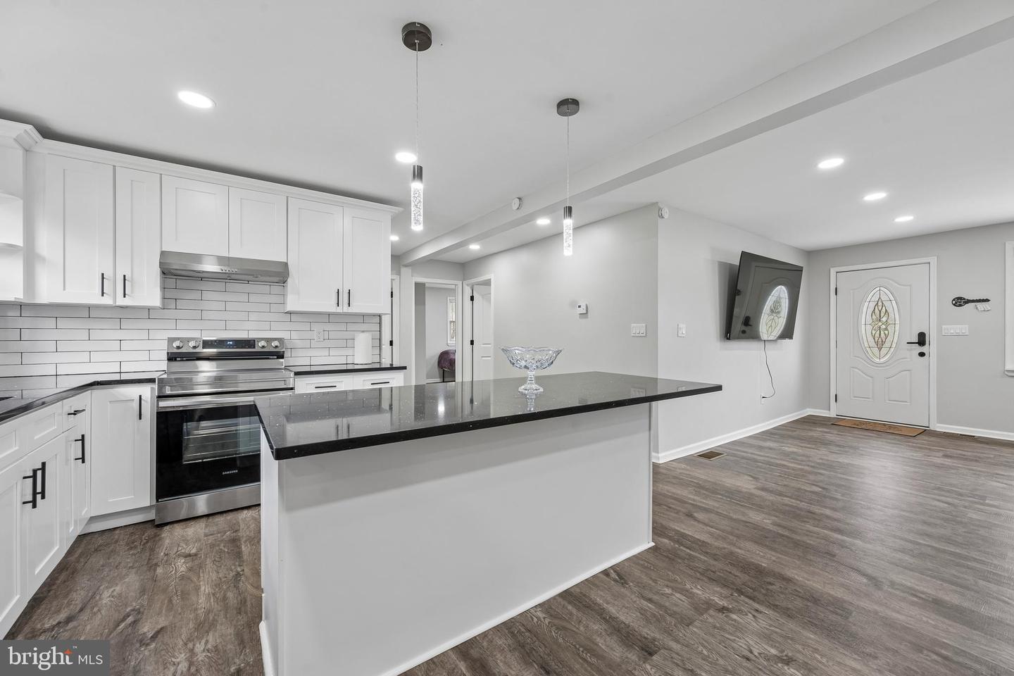 2 Gina Dr — photo