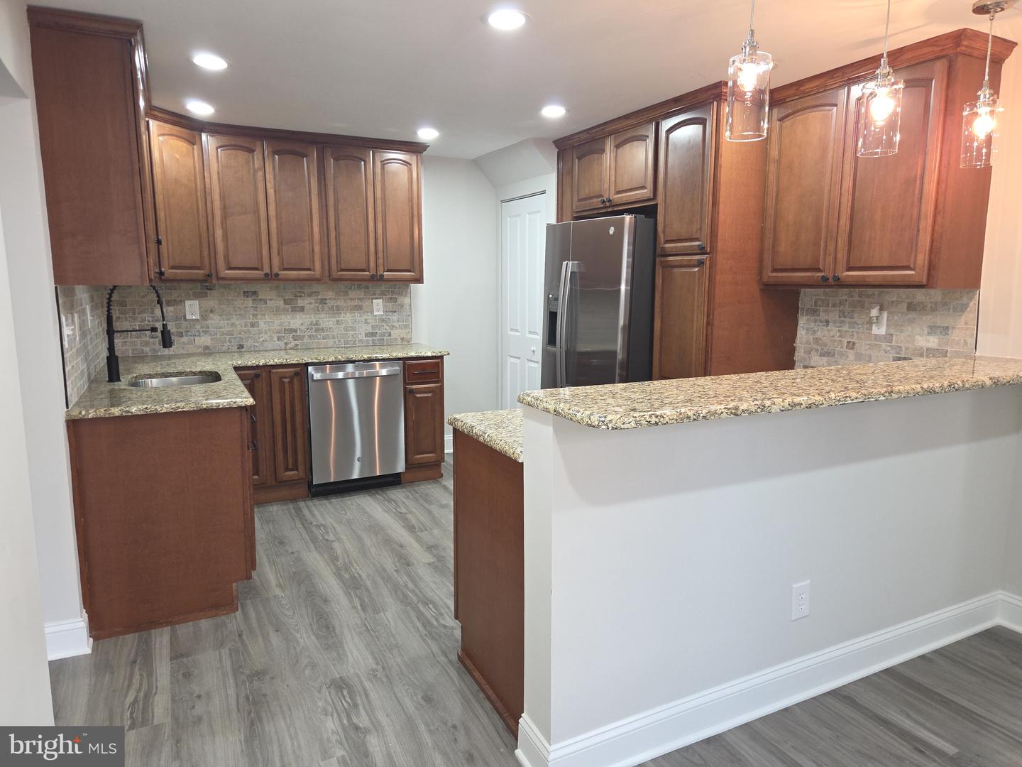 412 Forest Dr — photo