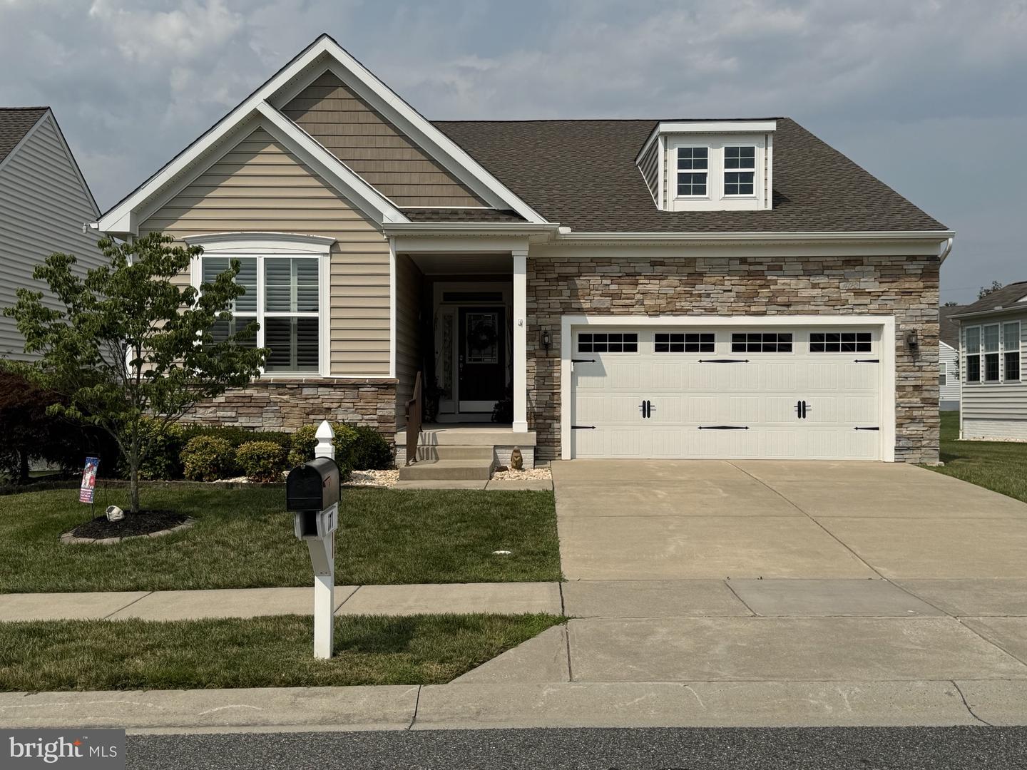 171 Silver Maple Rd — photo