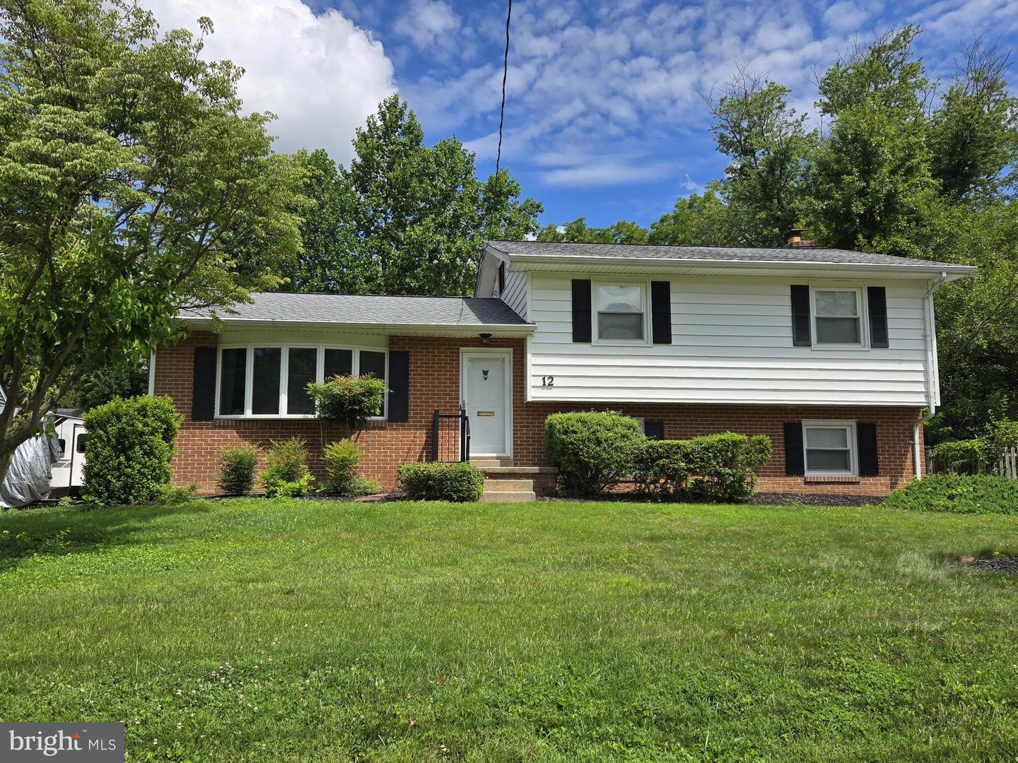 12 Ritter Ln — photo