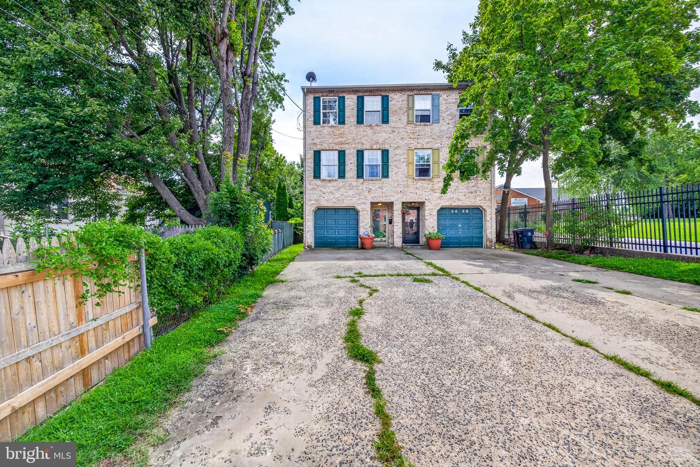 1006 Anchorage St — photo