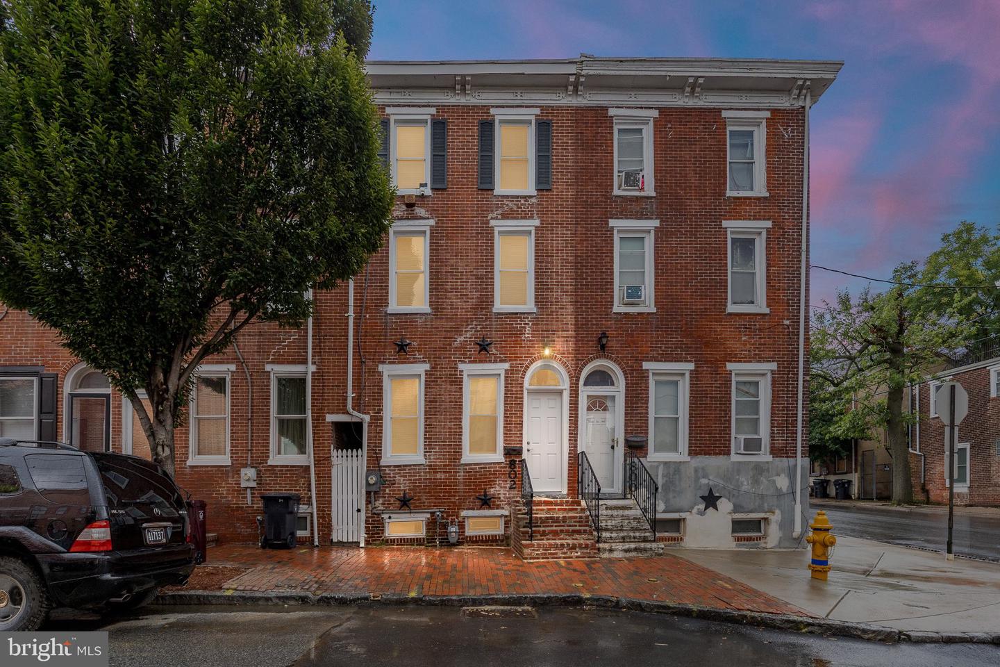 802 N Madison St — photo