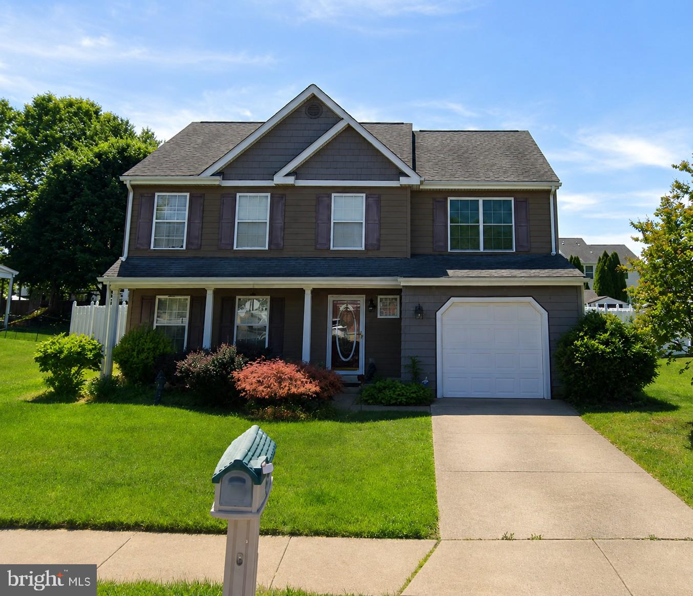 4 Lindsay Ct — photo