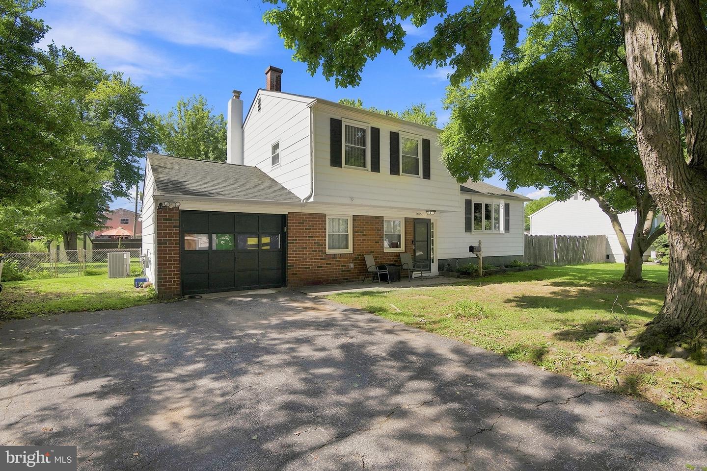 1305 Yellowstone Dr — photo