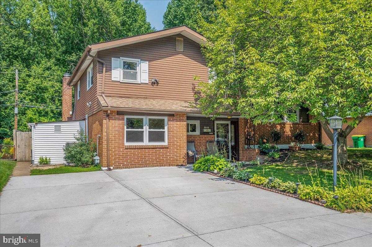 2105 Westminster Dr — photo