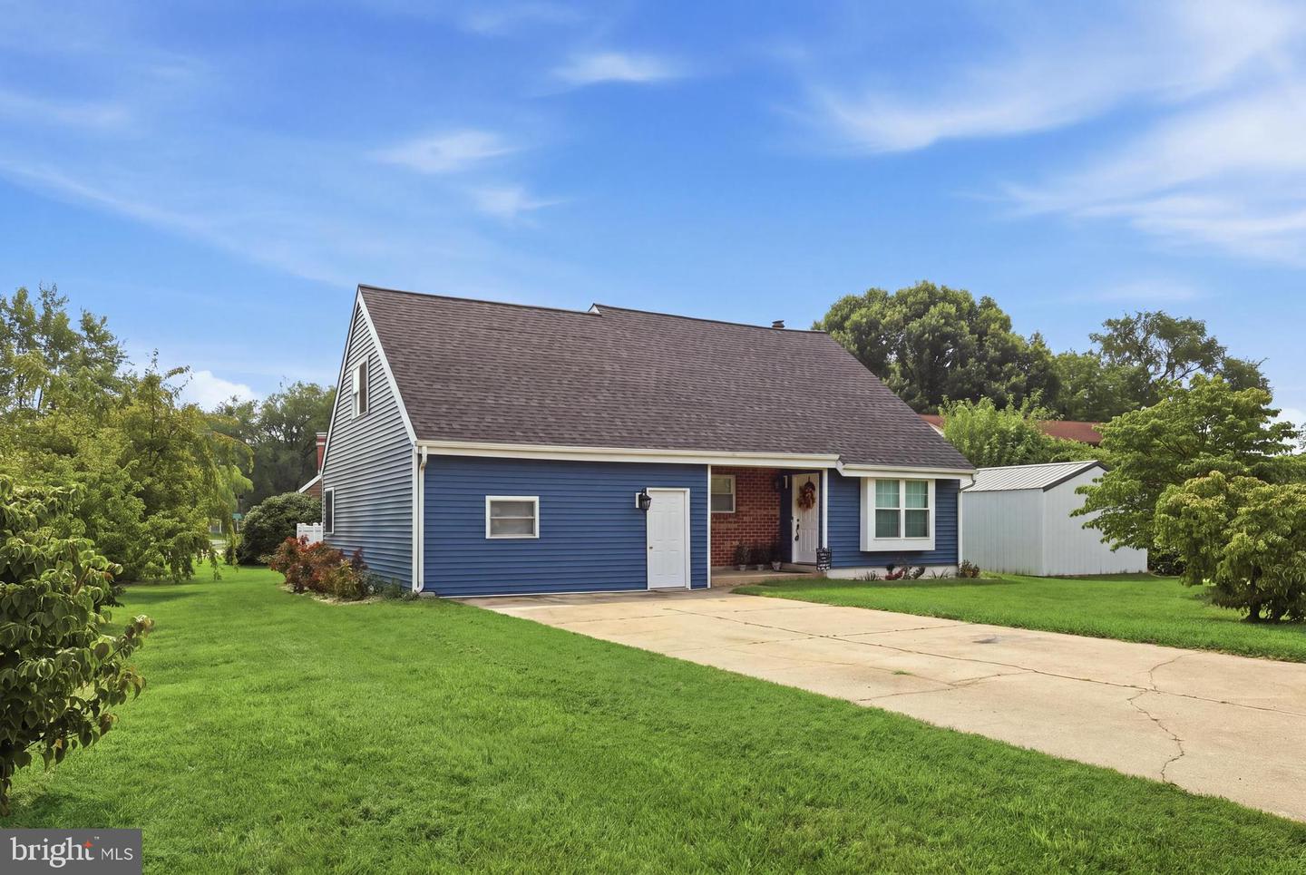 1 Pebble Pl — photo
