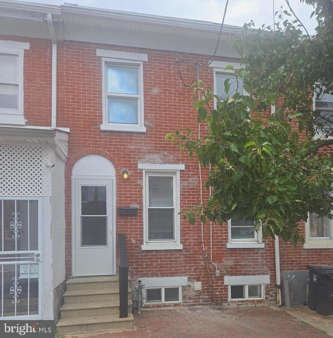 115 S Van Buren St — photo