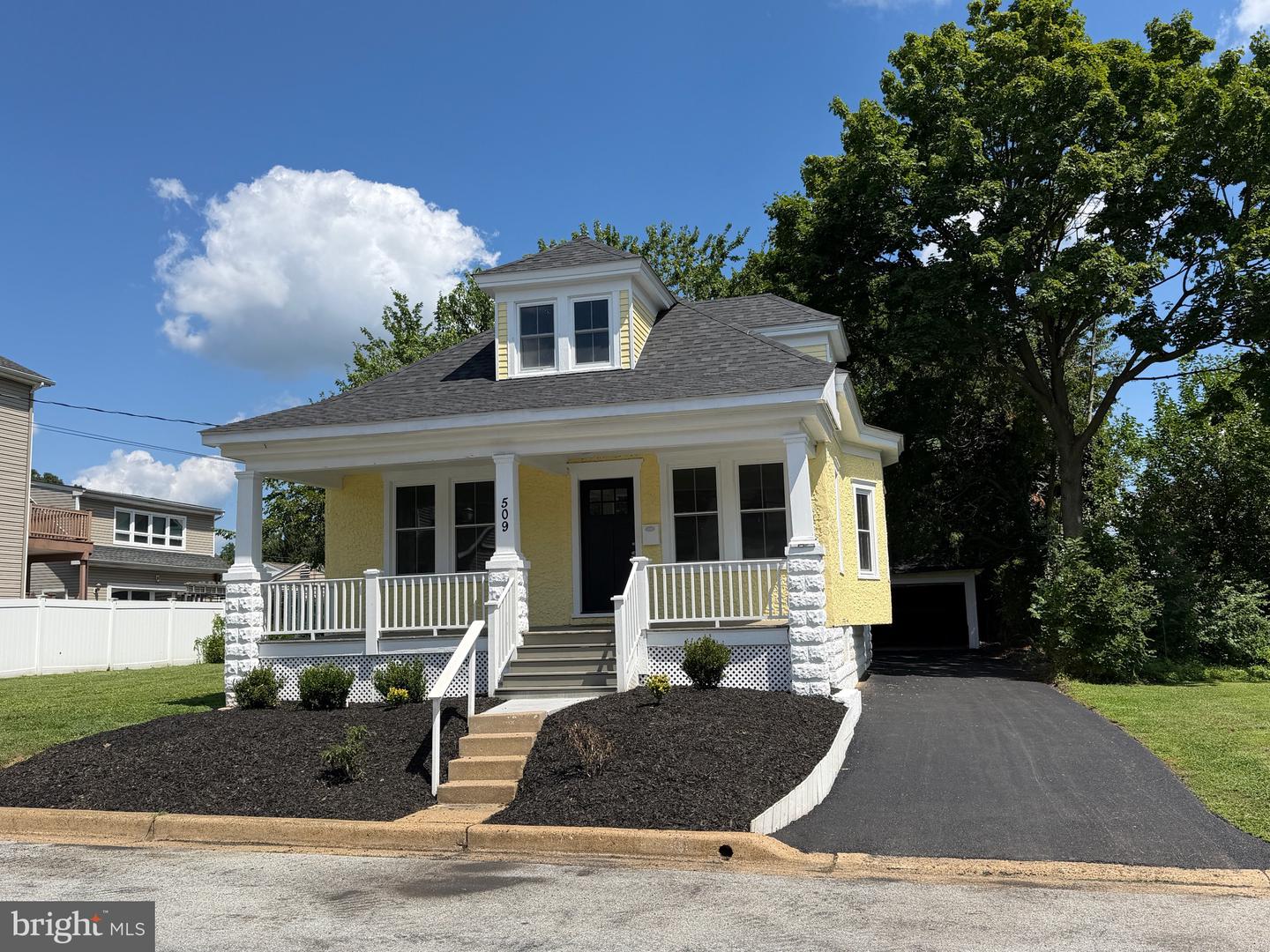 509 Marion Ave — photo