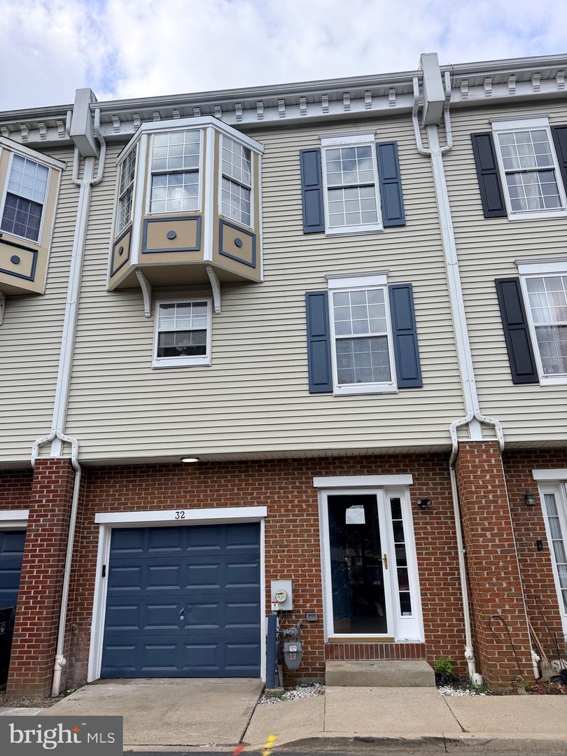 32 E McCaulley Ct — photo