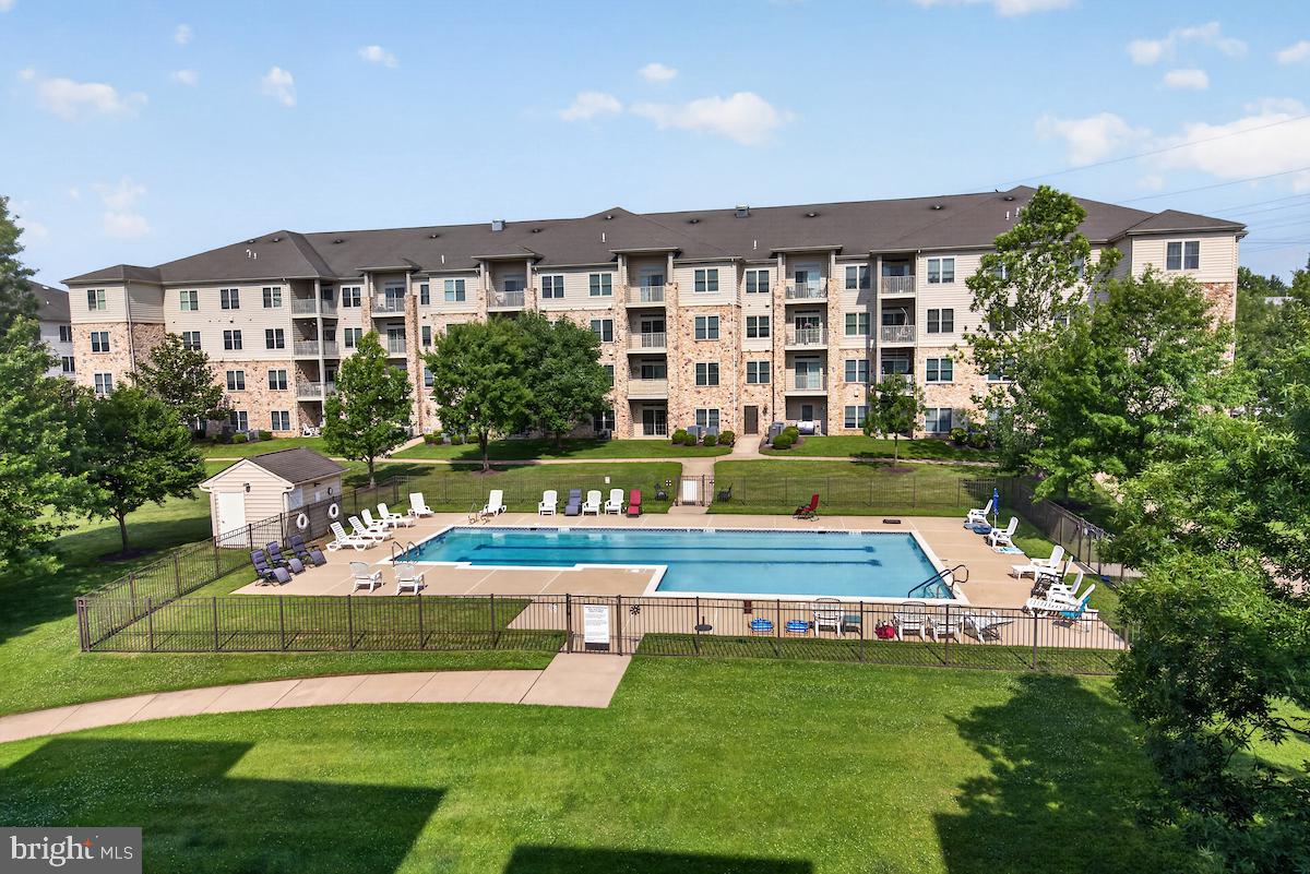 1000-Unit Fountainview Cir #1306 — photo