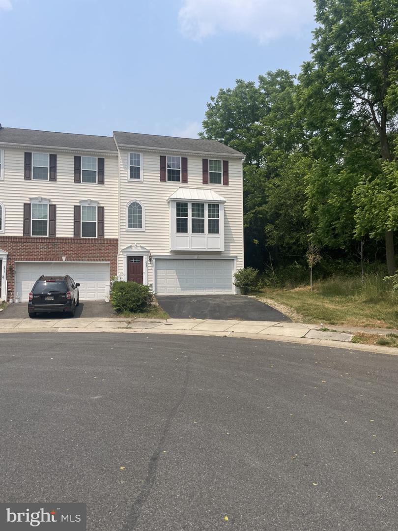 433 Scarecrow Ct — photo