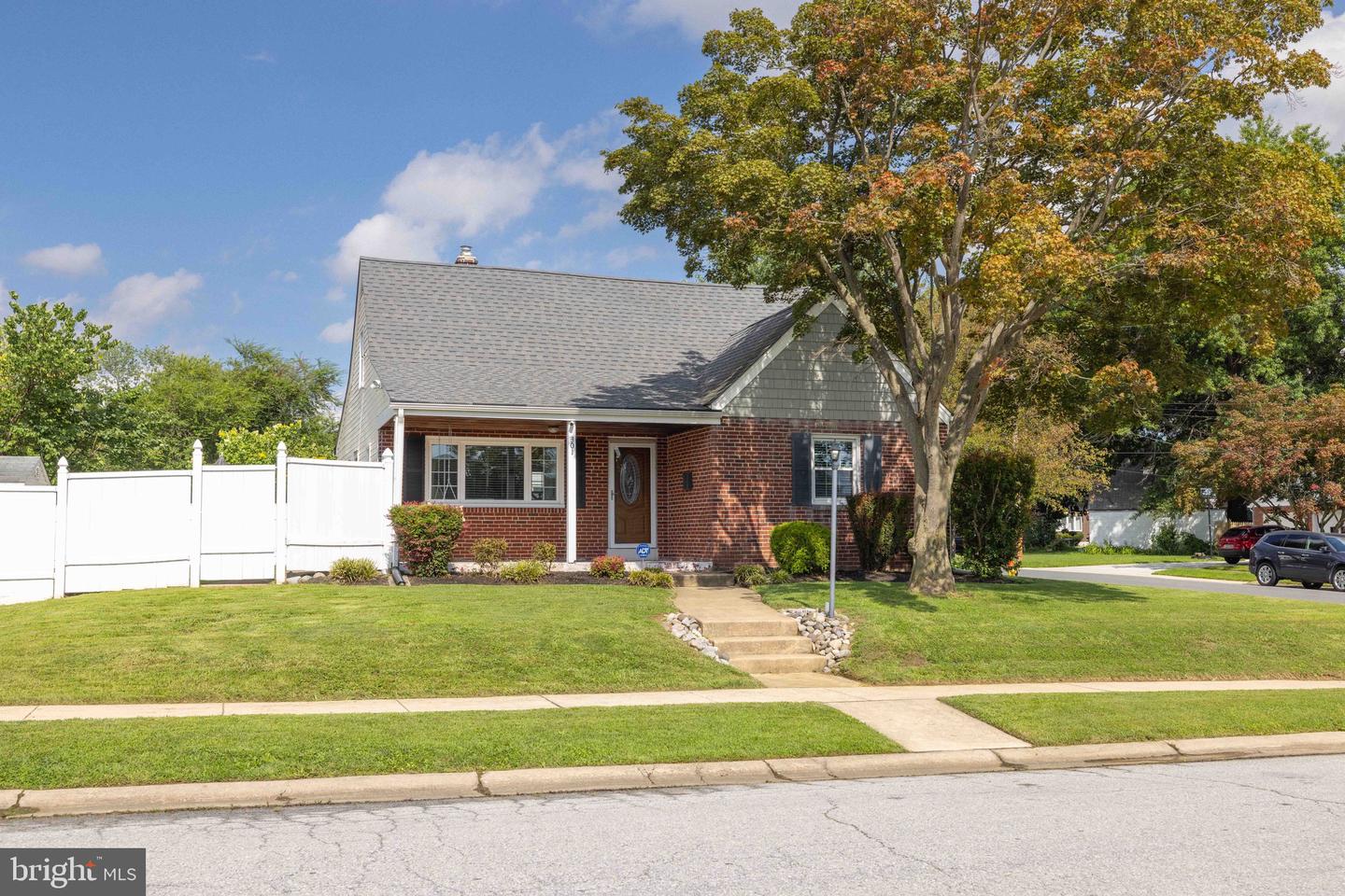301 Binstead — photo