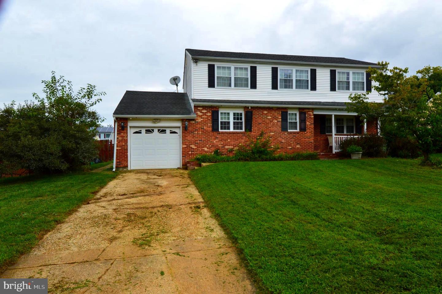 35 Valley Forge Ct — photo