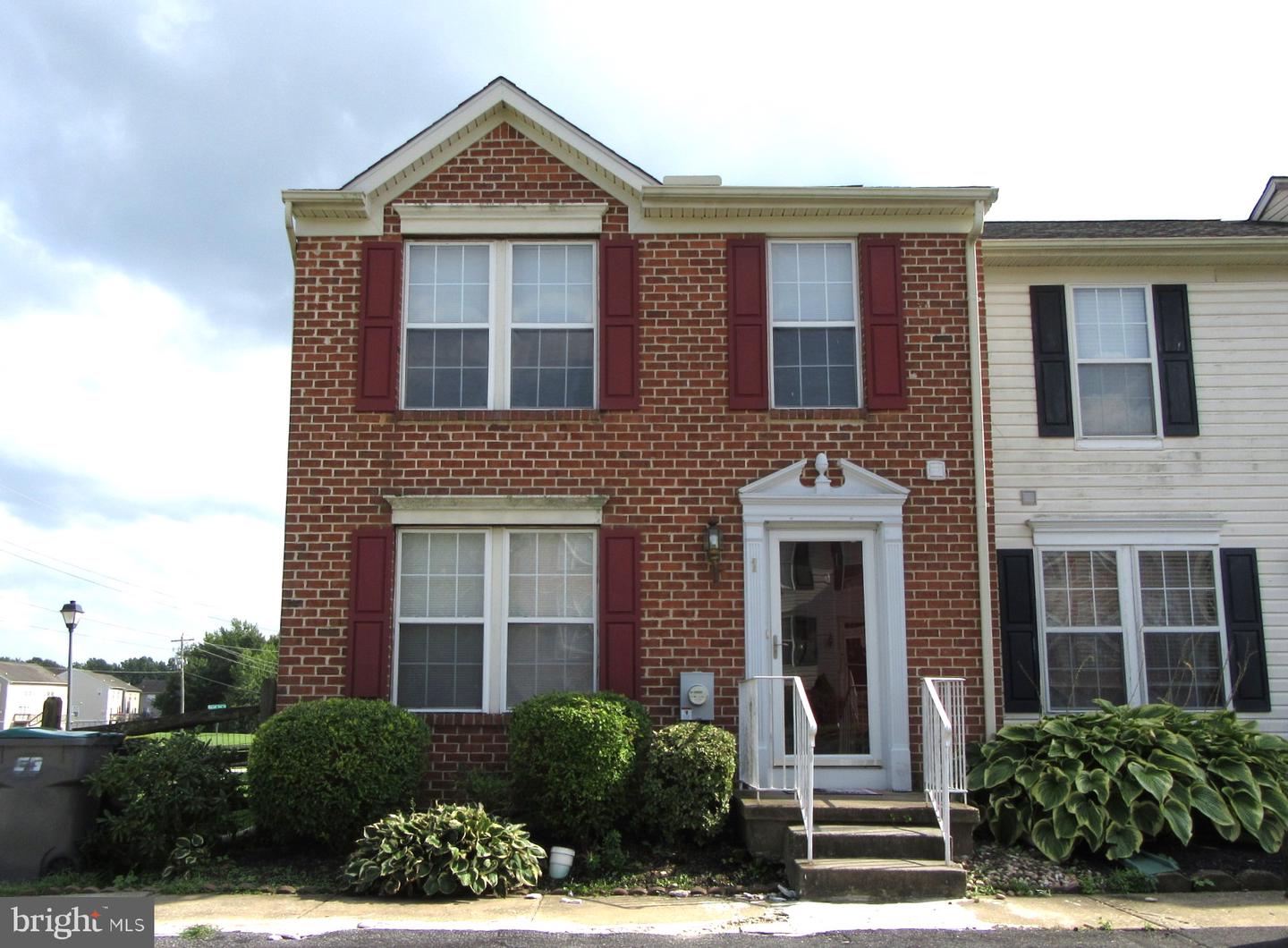 1 E Christina Pl — photo