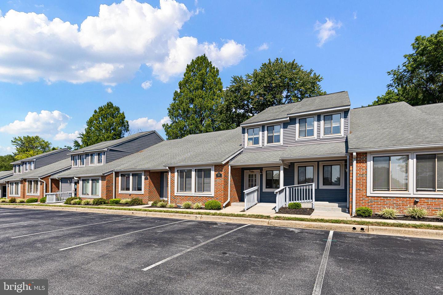 5205 W Woodmill Dr #32 — photo