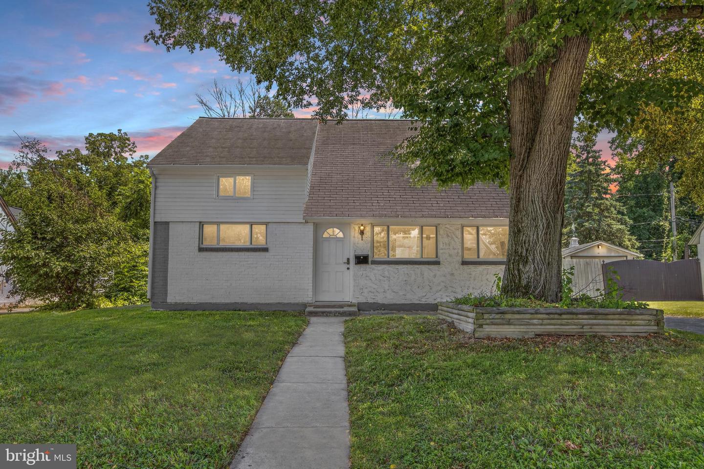 1200 Montgomery Rd — photo