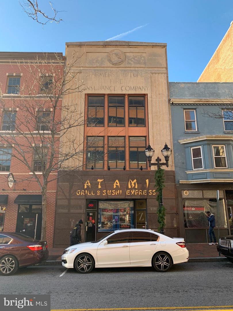 833 N Market St #302 — photo