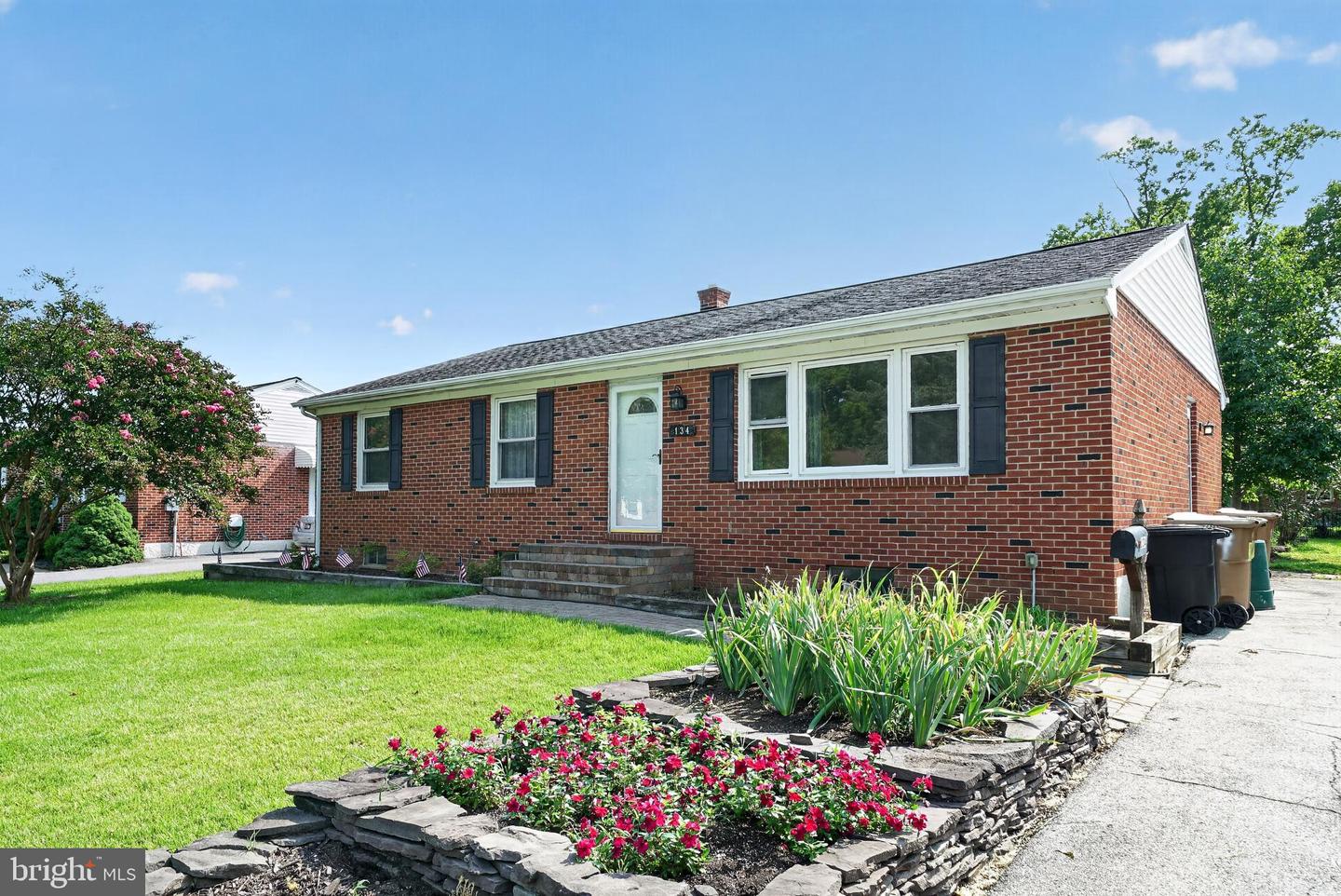 134 Casimir Dr — photo