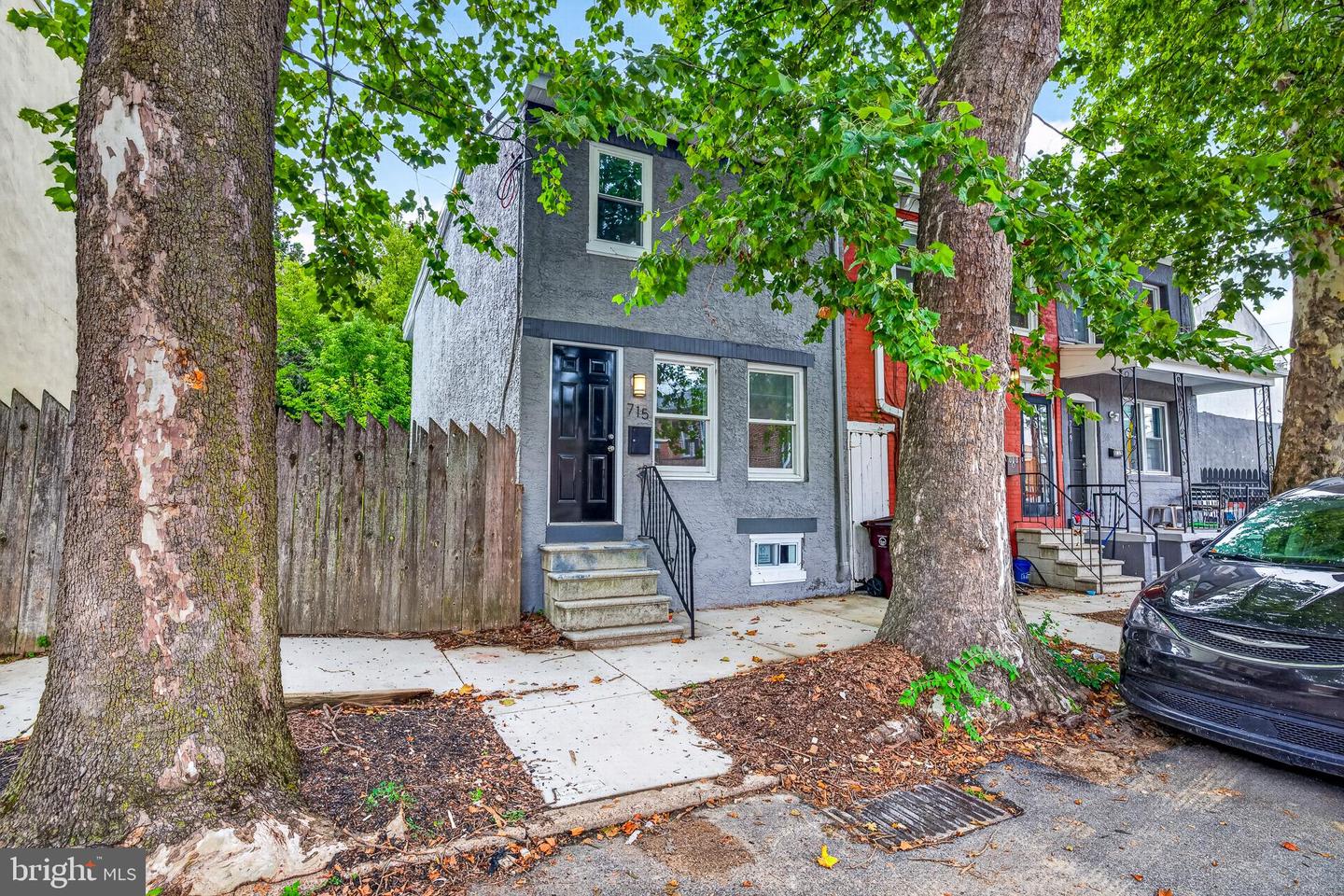 715 N Locust St — photo