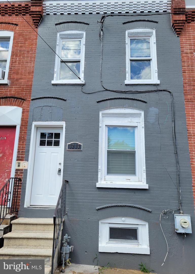 1217 Lancaster Ave — photo