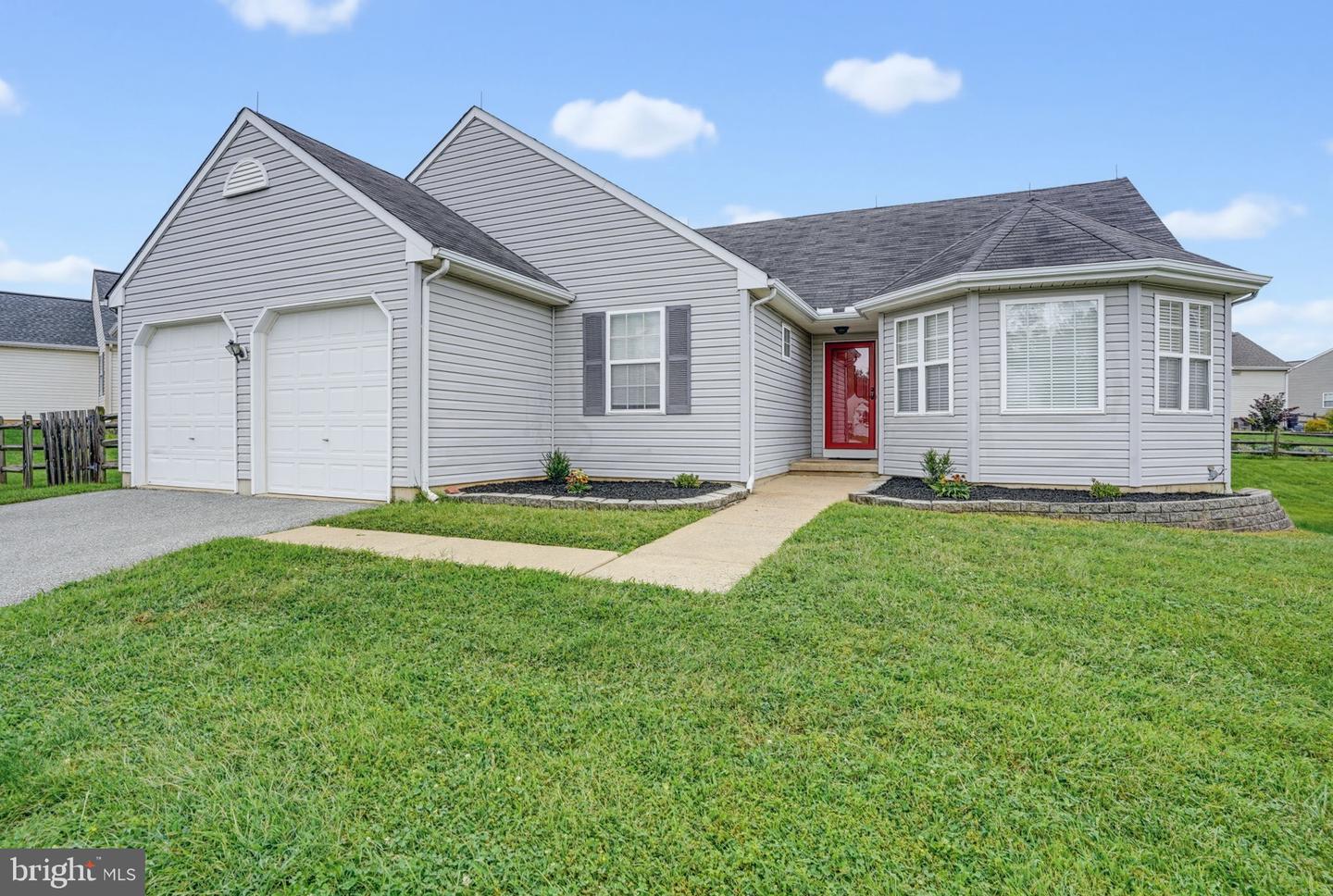 122 Flagstone Dr — photo