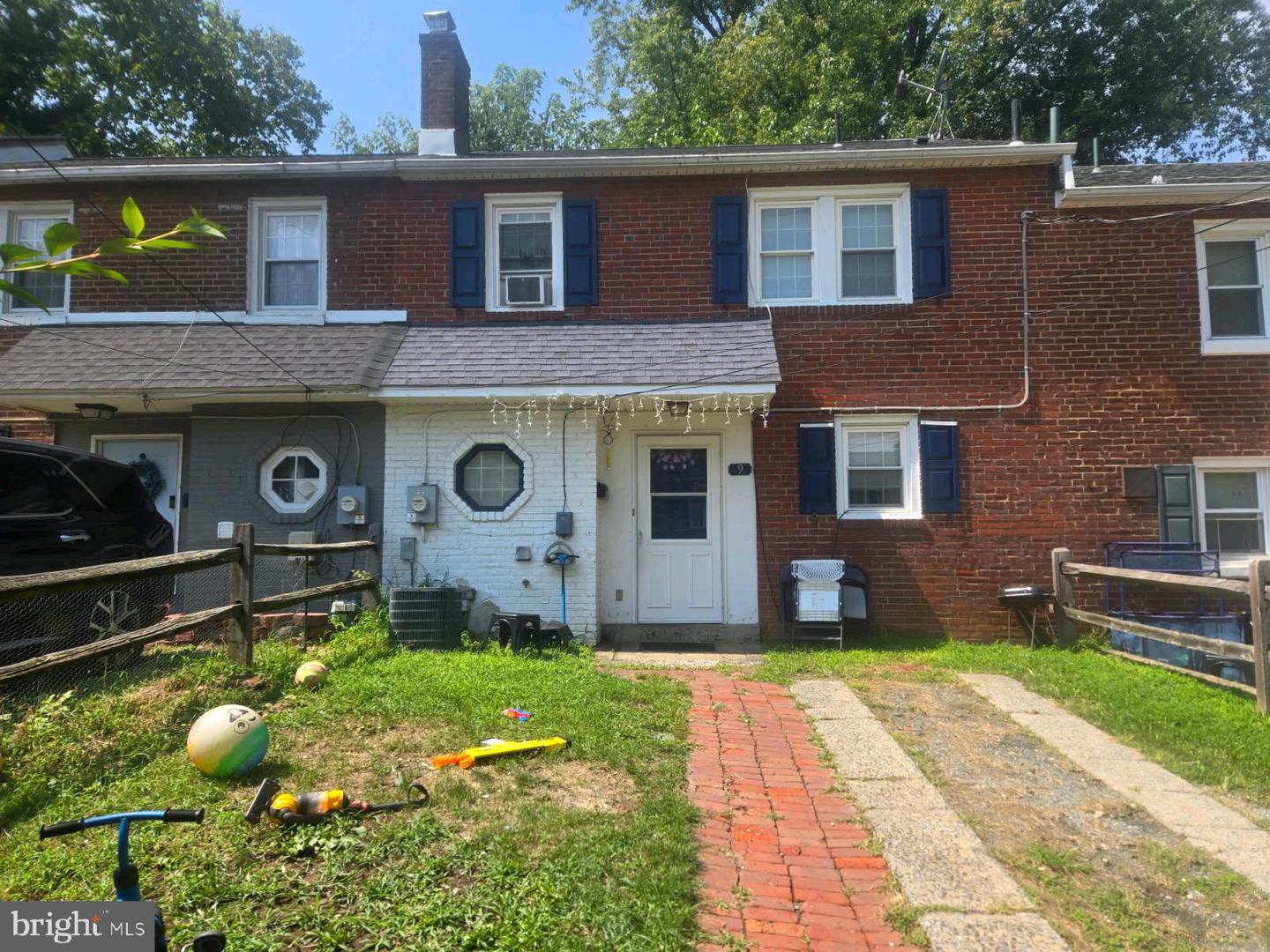 9 Clayton Ct — photo