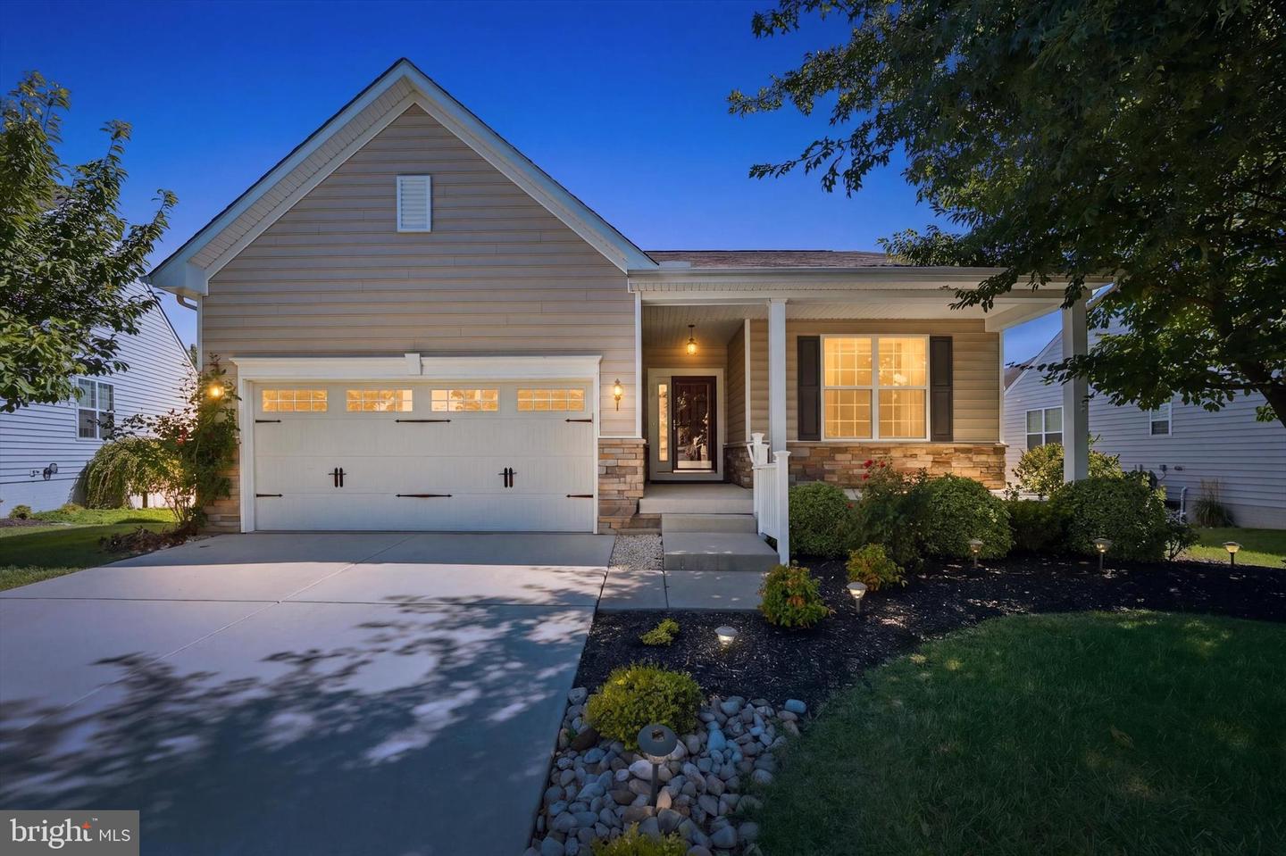 631 Red Maple Rd — photo