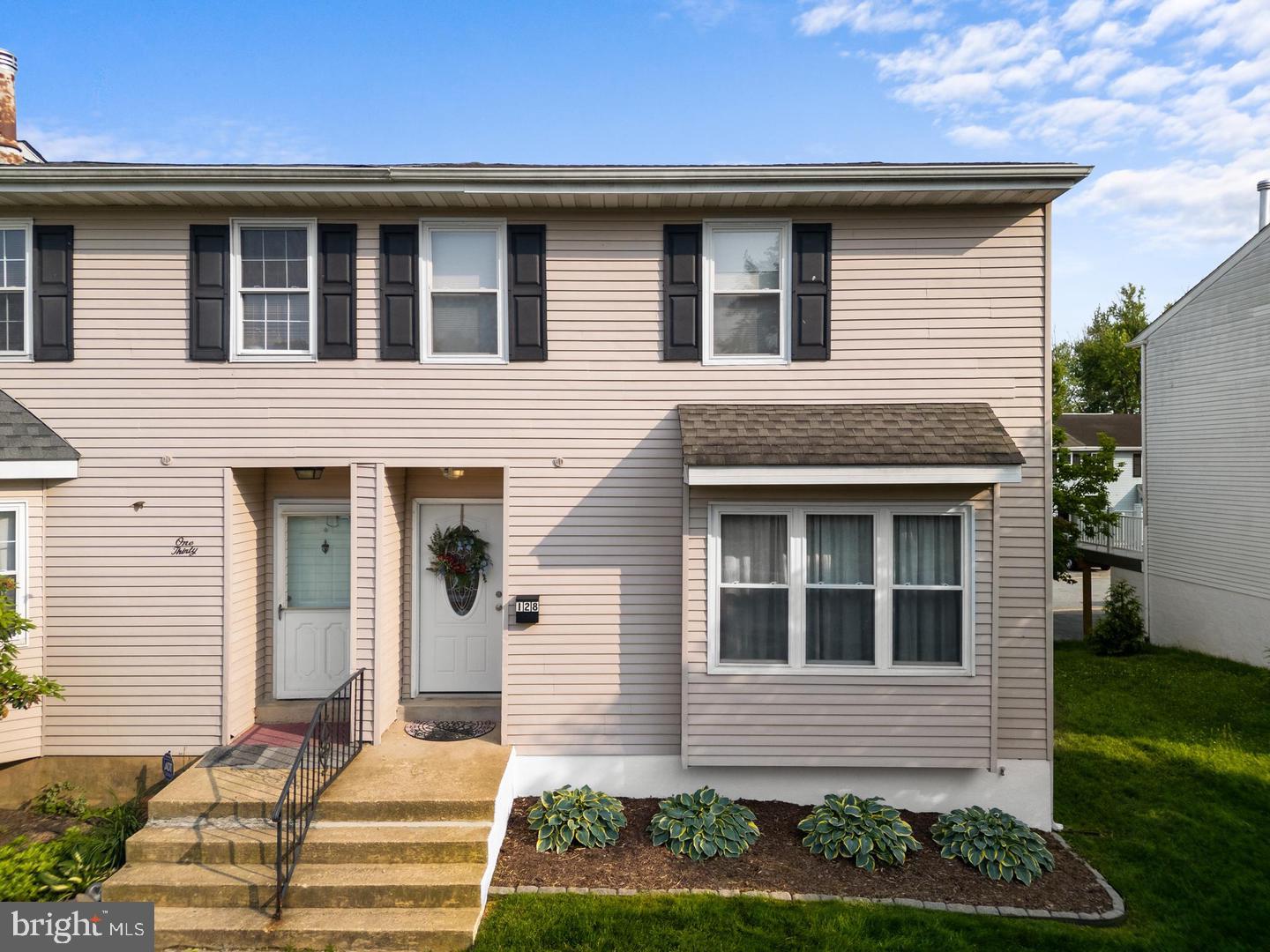 128 E Green Valley Cir — photo