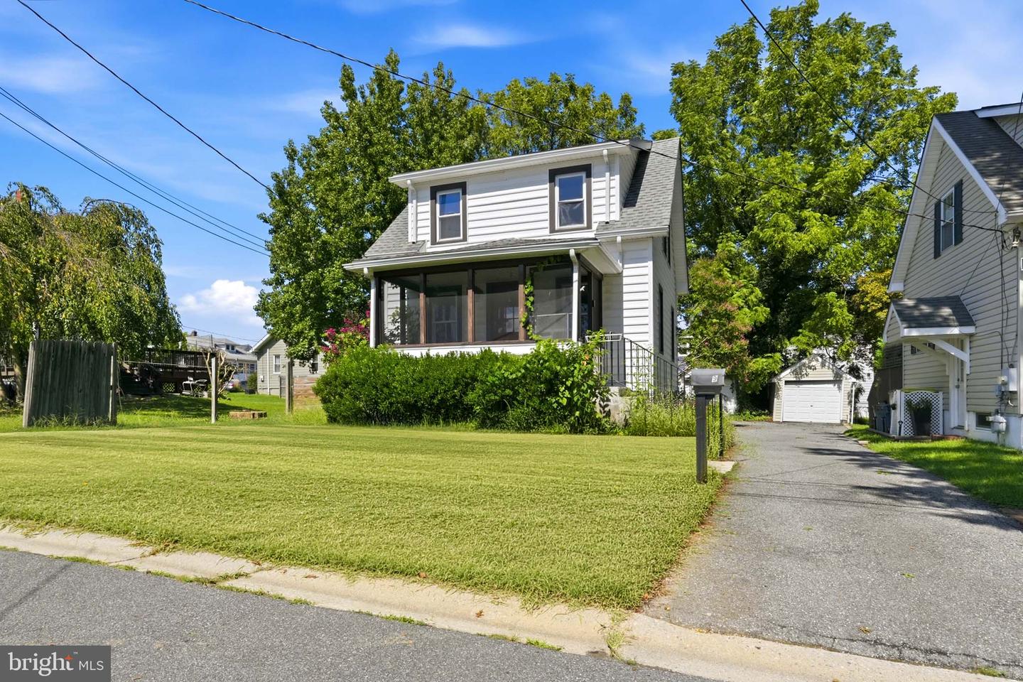 9 Laurel Ave — photo