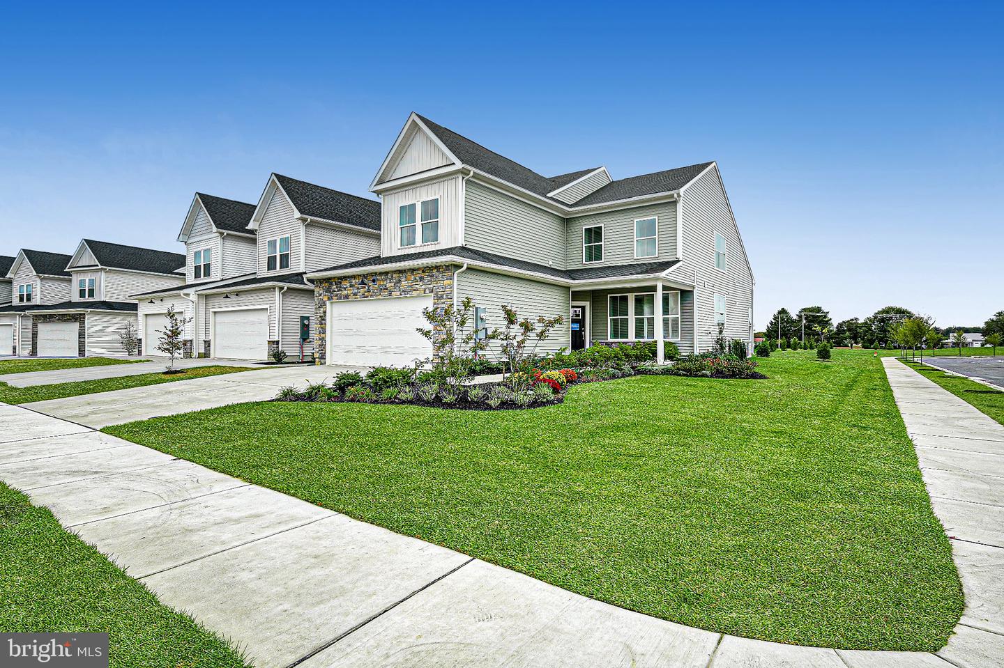 2213 Winchelsea Pkwy — photo