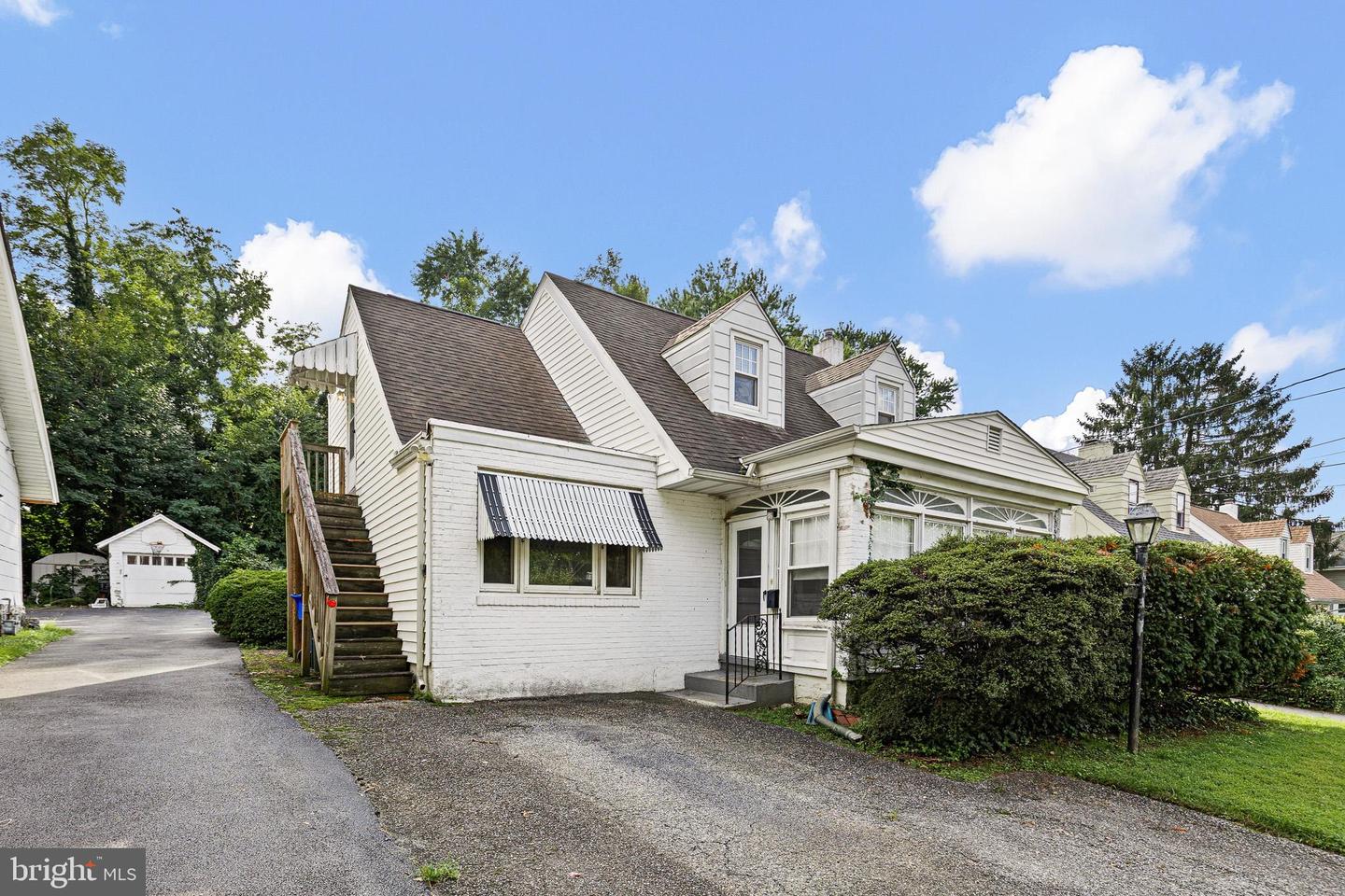 10 W Holly Oak Rd — photo