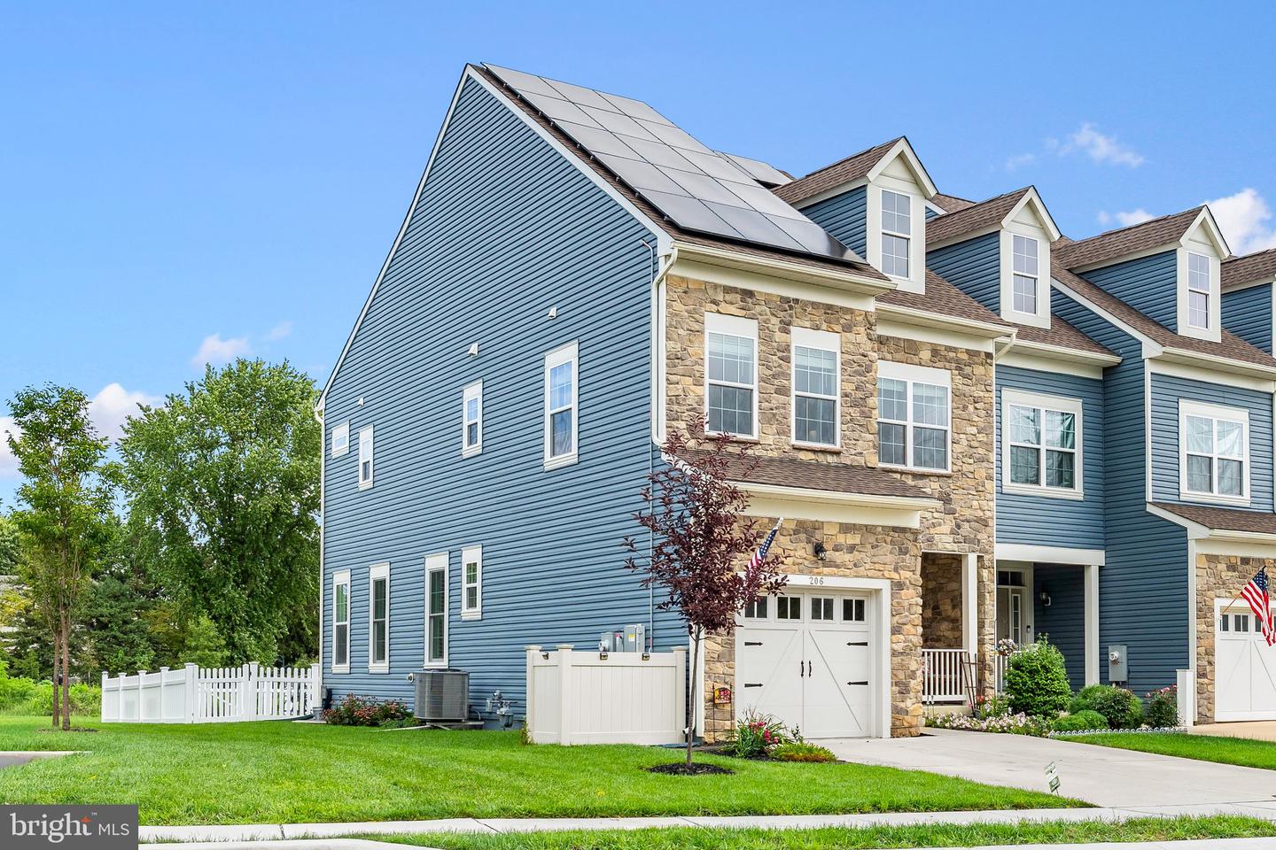 206 Grove View Dr — photo