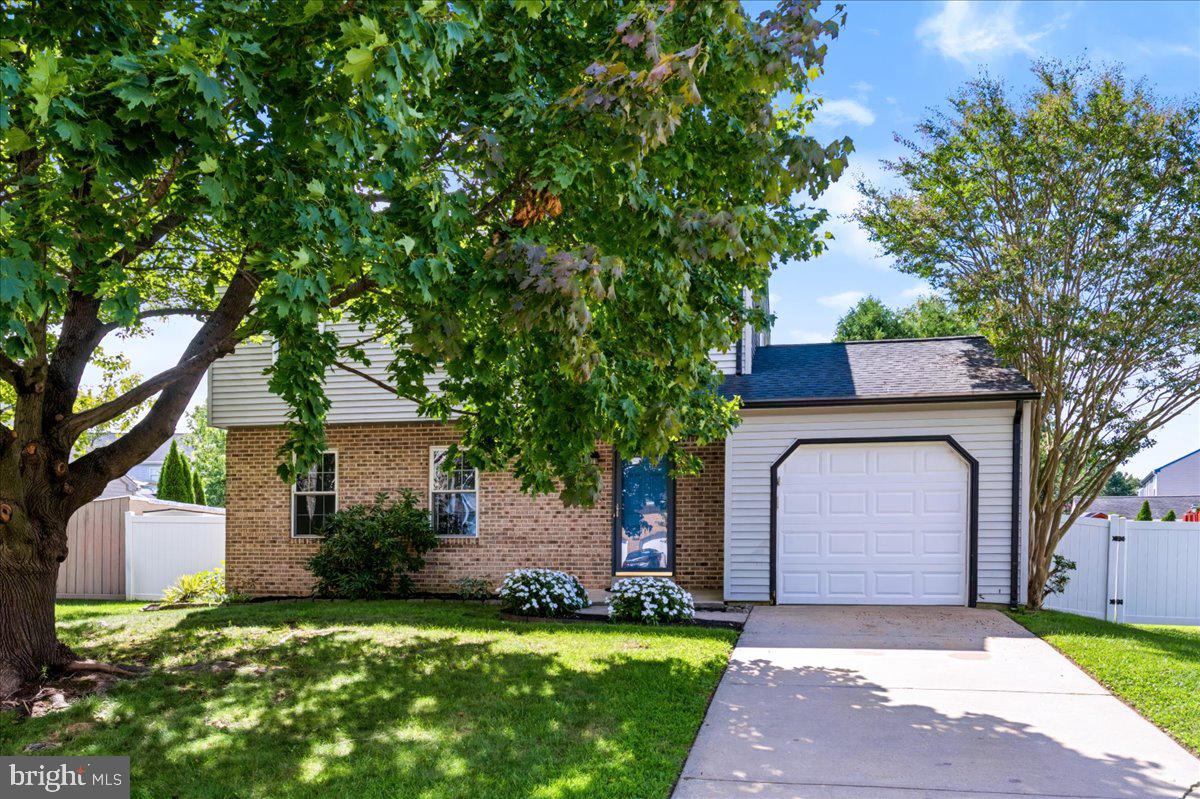 25 Avignon Dr — photo