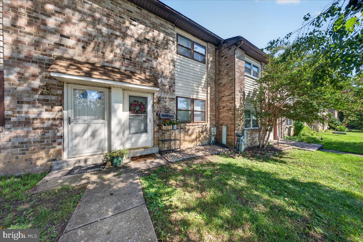 211 Cobble Creek Curv #72 — photo