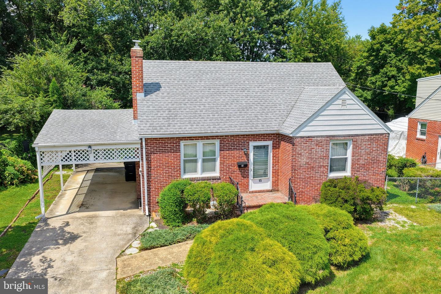 15 Garden Ln — photo