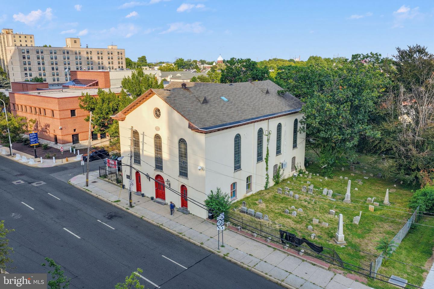 226 N Walnut St — photo