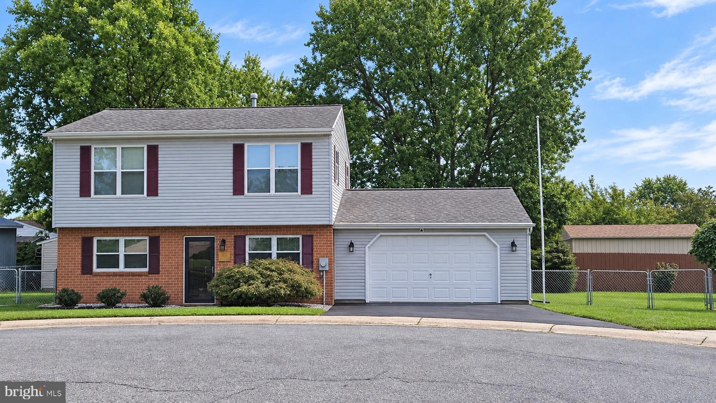 12 Rogers Cir — photo