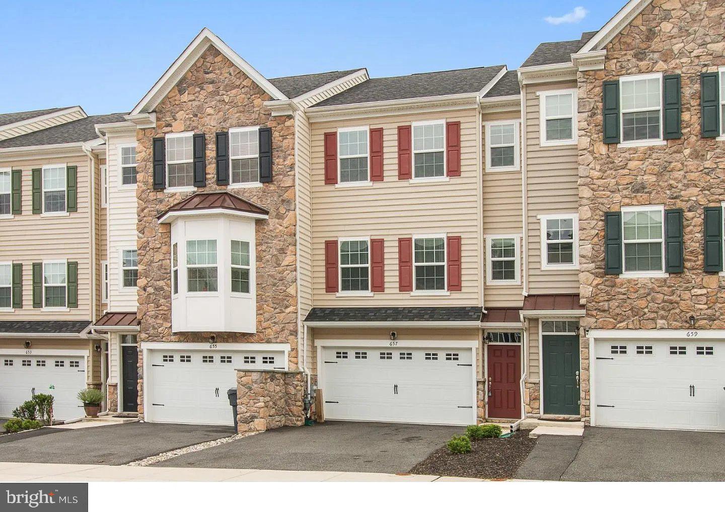657 Jacobsen Cir #168 — photo