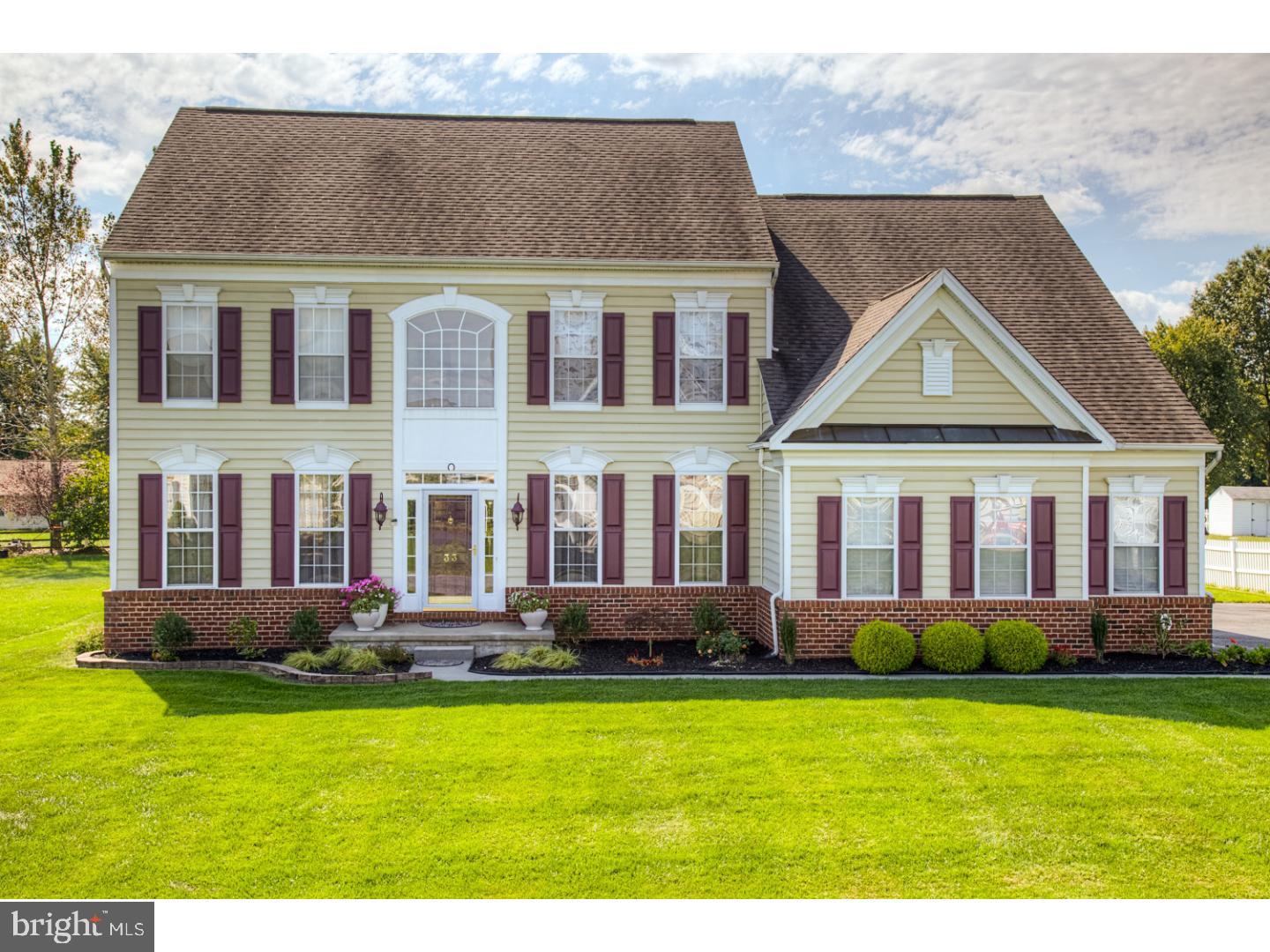 33 Hempstead Dr — photo