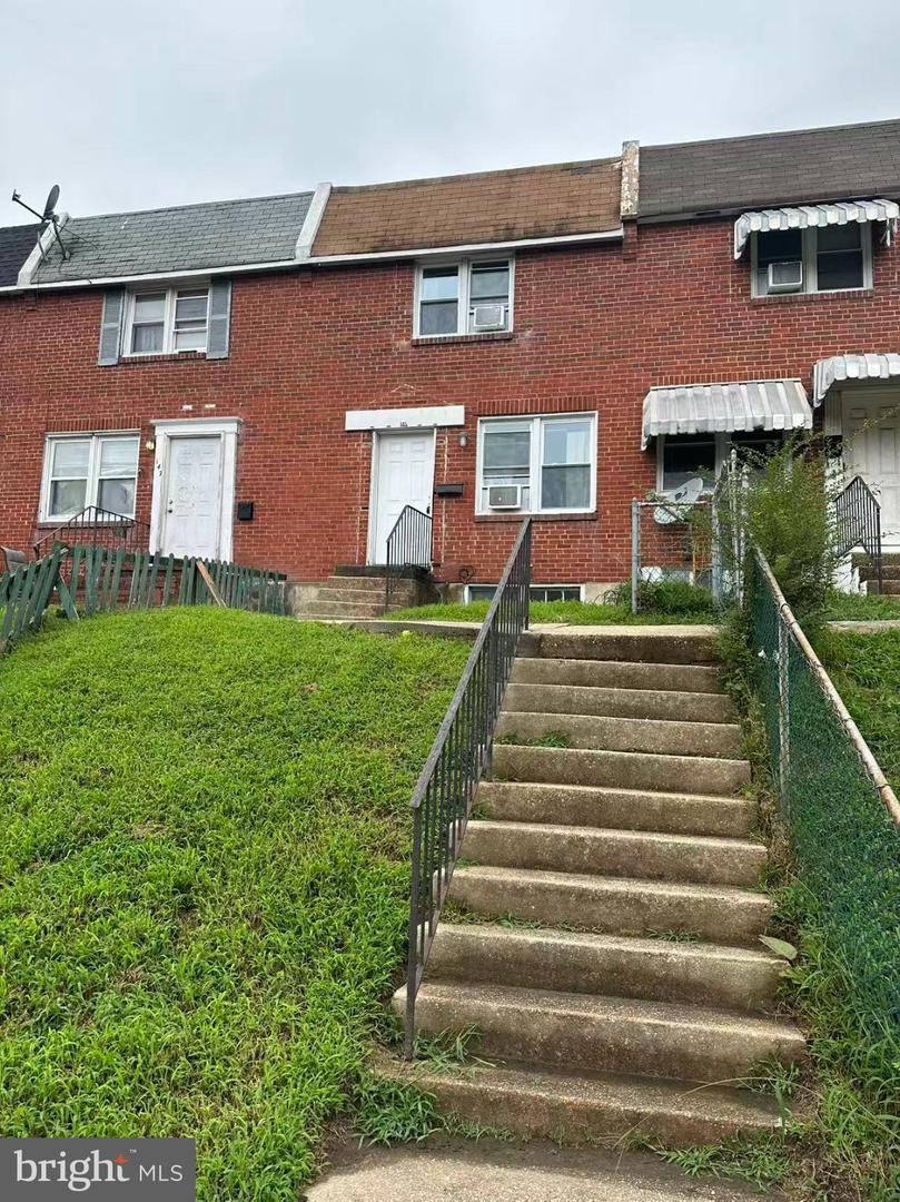145 Madison Dr — photo